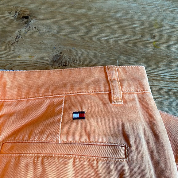 Tommy Hilfiger crops - Picture 2 of 4